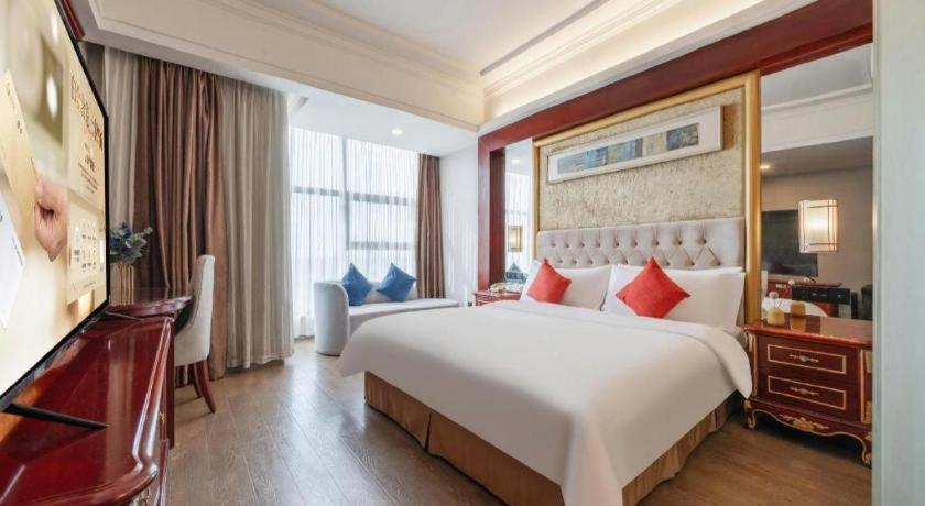Hotel Vienna International Hongqiao Expo Center Caohejing 4*