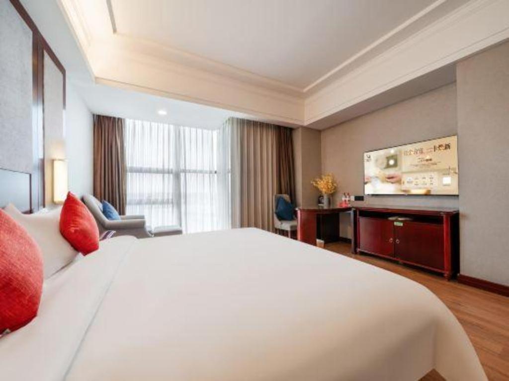 Vienna International Hongqiao Expo Center Caohejing Hotel 4*
